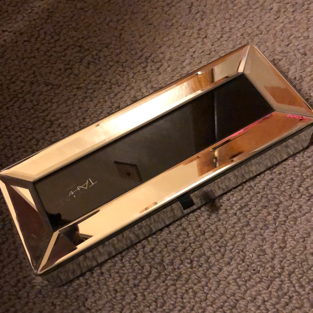 NWT🔴TAHARI VELVET LINED JEWELRY BOX